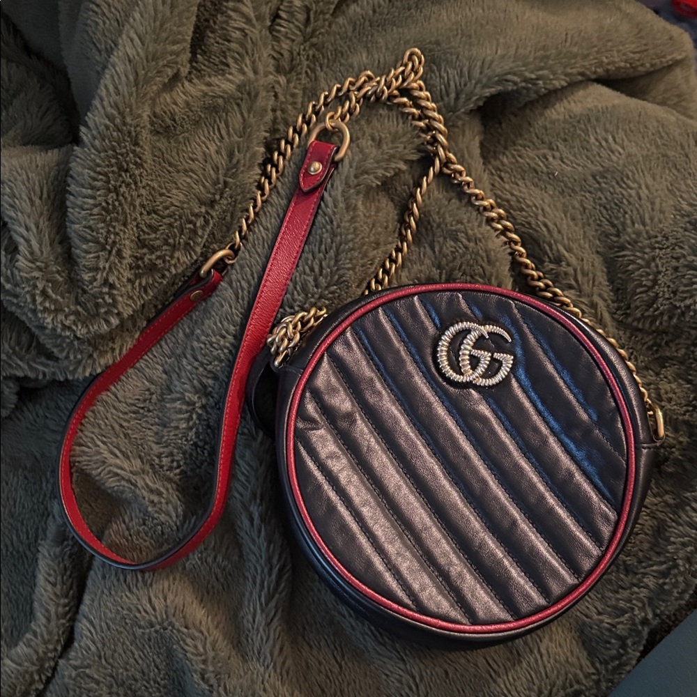 Gucci Black and Red leather Quilted Crossbody Bag